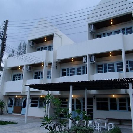 Albatross Guesthouse @ Thungwualaen Beach Pathiu Εξωτερικό φωτογραφία